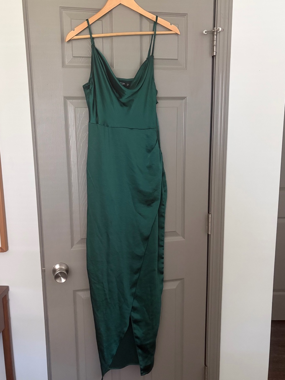 Emerald Satin Cowl Neck High-Slit Evening Dress - Picture 5 of 6